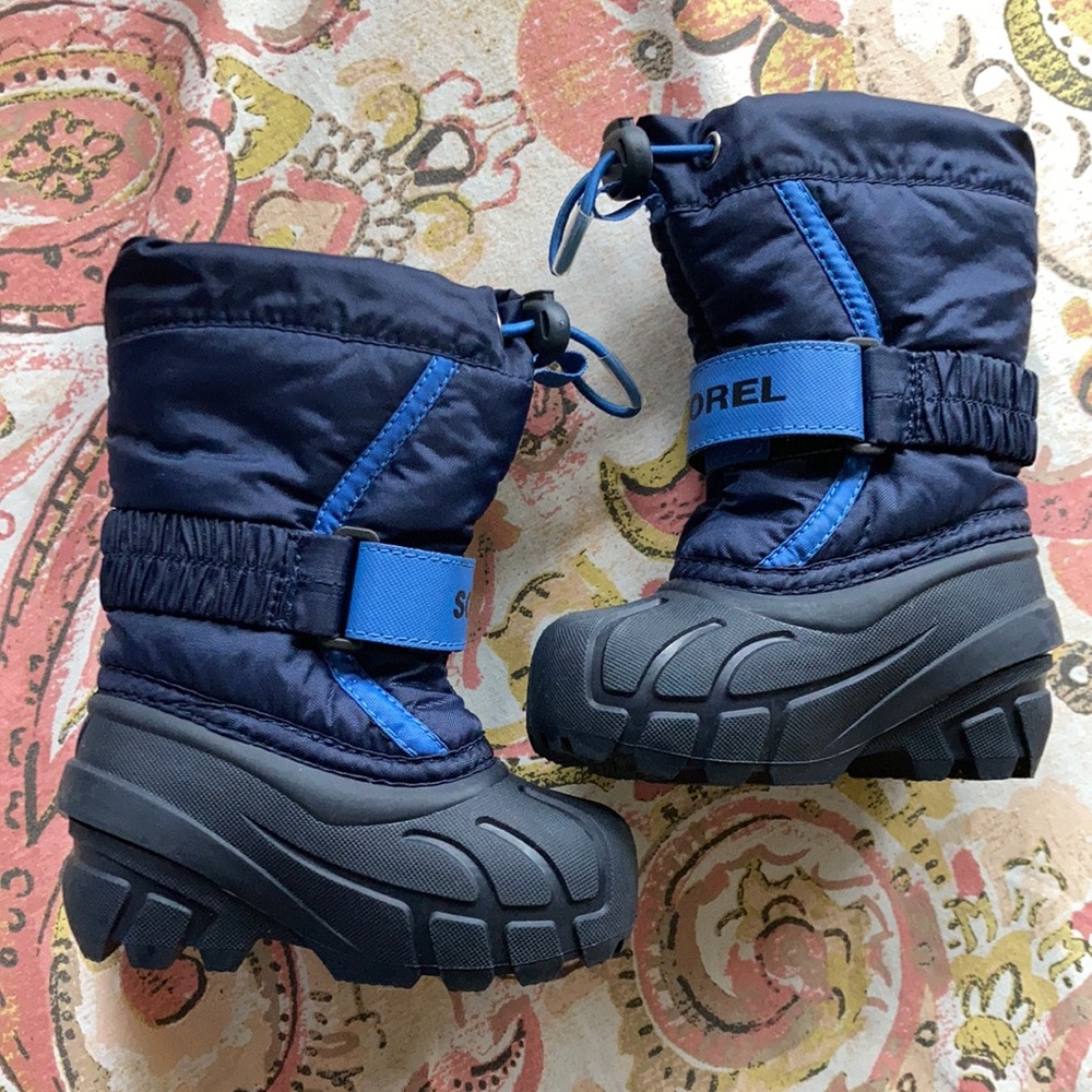 Sorel Kids Boots in Navy and Black - Picture 4 of 7